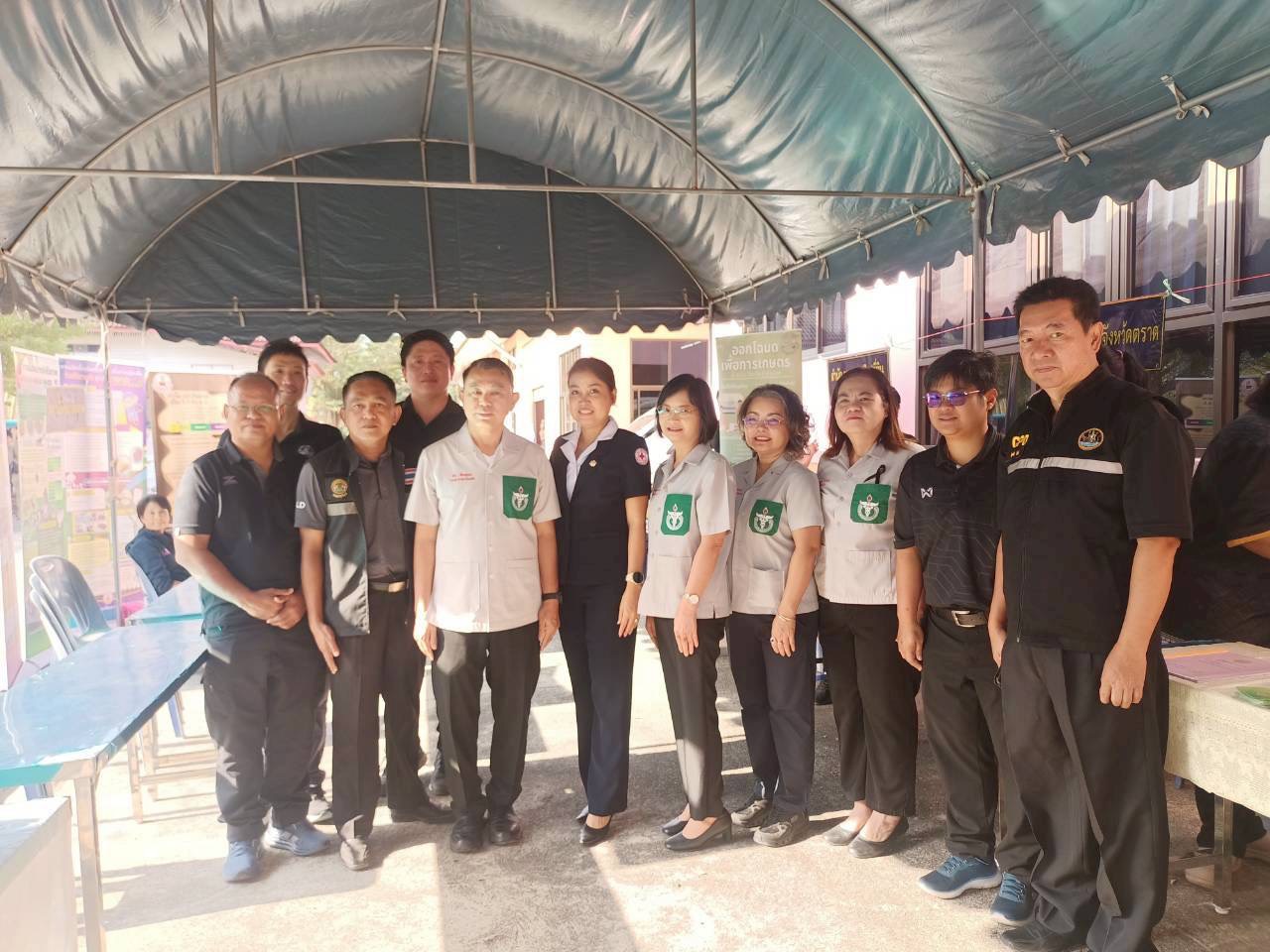 title - โครงการจังหวัดตราดรวมใจ บริการเคลื่อนที่ รับฟังทุกข์สุขประชาชน ร่วม กับหน่วยแพทย์เคลื่อนที่ พอ.สว. ประจำปีงบประมาณ พ.ศ. 2569